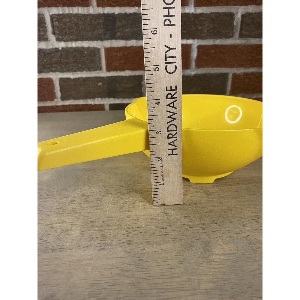 Vintage Tupperware Small Bright Yellow Colander Strainer 1 quart 1200 CLEAN! guc